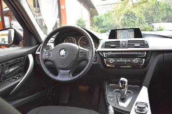 BMW 318d BUSINESS ADVANTAGE AUTOM. (NAVI + PDC + PARK ASSISTANT) 